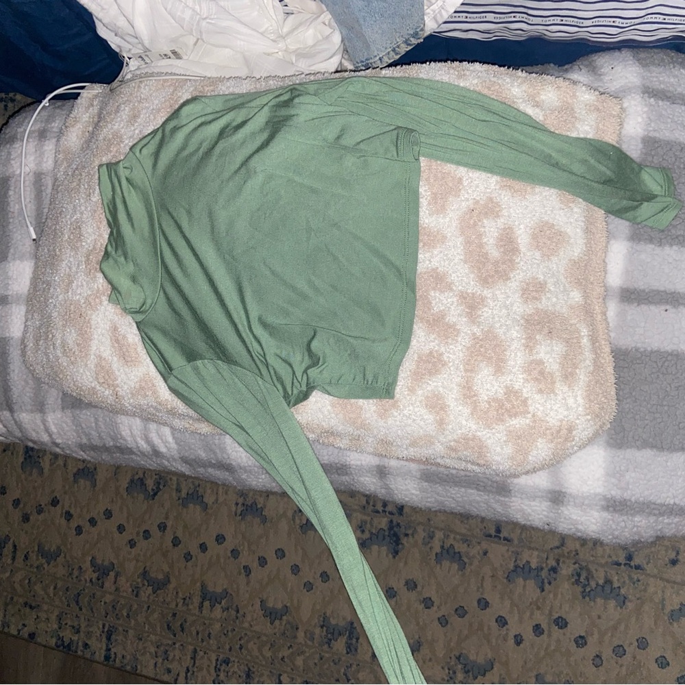 Cropped green turtle neck